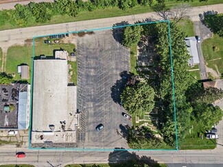 Plus de détails pour 927 E Railroad St, Sandwich, IL - Local commercial à vendre