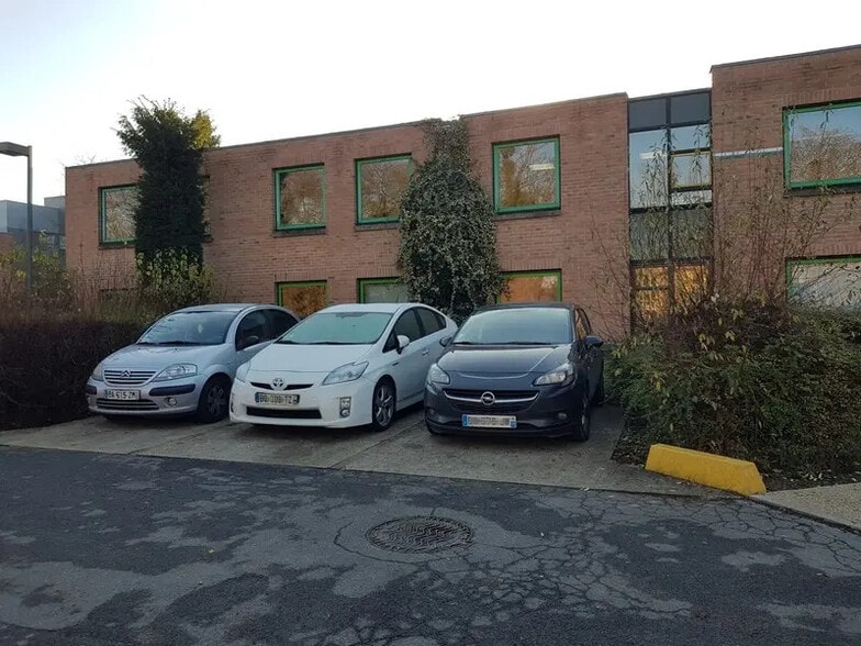 Rue De La Maison Rouge, Lognes à vendre - Photo de l’immeuble – Image 3 sur 11