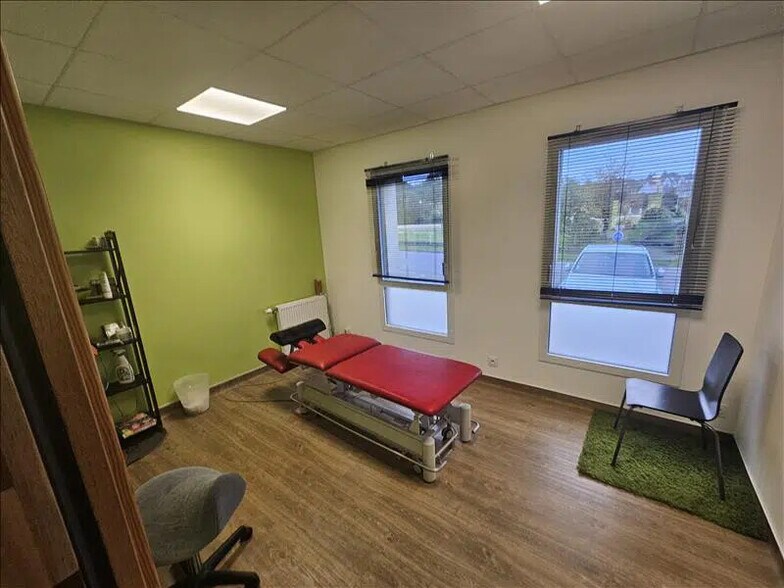 Local commercial dans SAINT THEGONNEC à vendre - Photo de l’immeuble – Image 2 sur 5