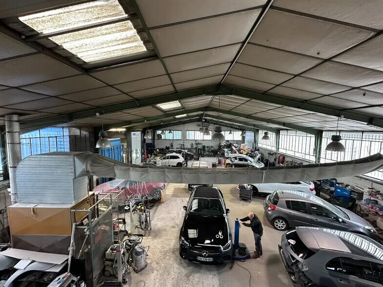 Local d’activités dans Chalon-sur-Saône à louer - Photo de l’immeuble – Image 2 sur 7