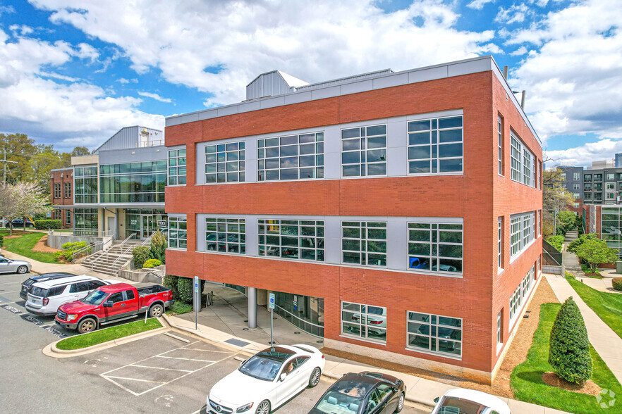 1431 W Morehead St, Charlotte, NC à louer - Photo principale – Image 1 sur 8