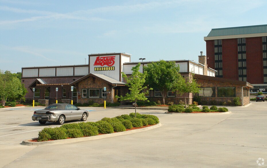 600 E County Line Rd, Ridgeland, MS à louer - Photo de l’immeuble – Image 2 sur 3