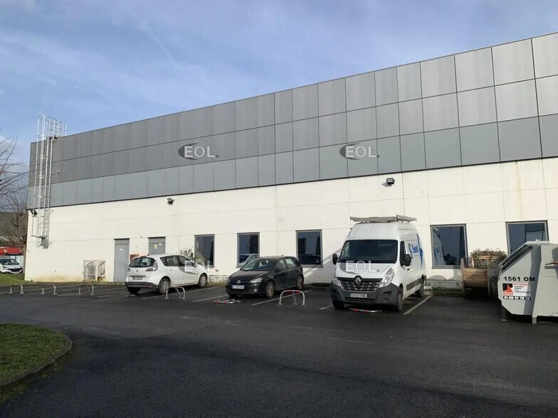 Local d’activités dans Gennevilliers à louer - Photo de l’immeuble – Image 3 sur 10