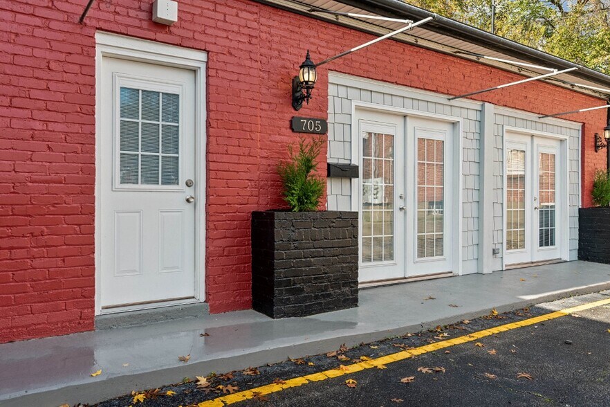 705 Dunnington St, Columbia, TN à vendre - Photo de l’immeuble – Image 2 sur 15