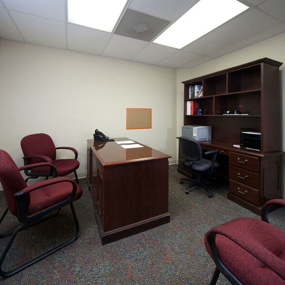 230 S Main St, Rocky Mount, VA à louer - Photo de l’immeuble – Image 3 sur 5