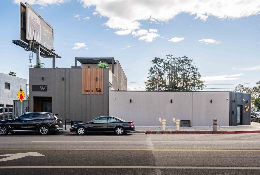 10440 Burbank Blvd, North Hollywood, CA à vendre - Photo de l’immeuble – Image 2 sur 29