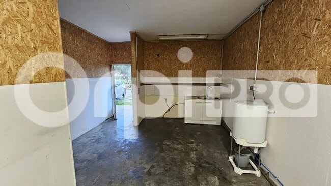 Plus de détails pour Industriel/Logistique à louer