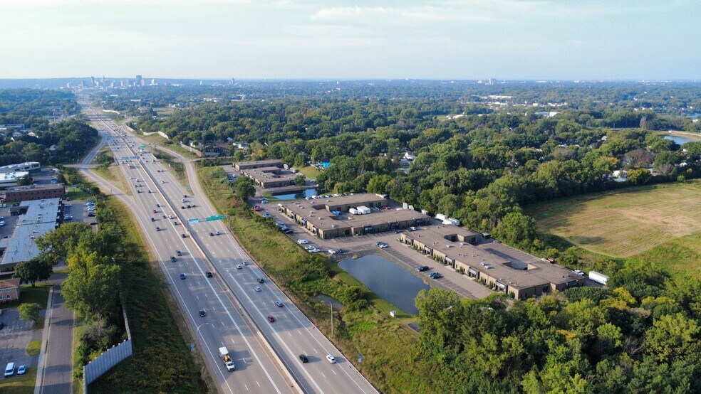 235 E Roselawn Ave, Saint Paul, MN à louer - Photo de l’immeuble – Image 1 sur 4