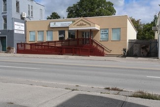 Plus de détails pour 40 Lindsay St S, Kawartha Lakes, ON - Bureau à vendre