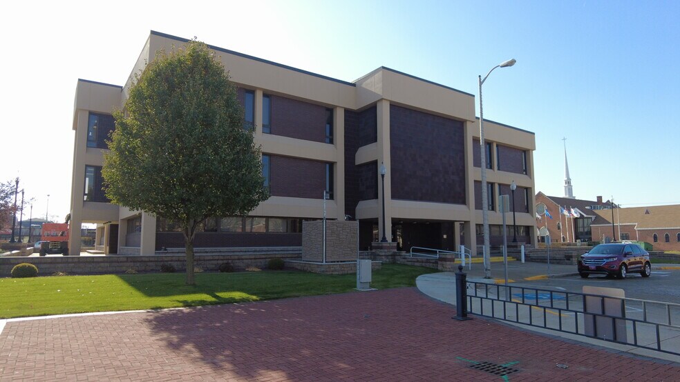116 Constitution Plaza, Monticello, IN à louer - Photo de l’immeuble – Image 2 sur 9