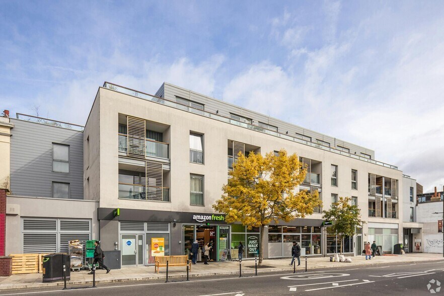 86 Chalk Farm Rd, Londres à louer - Photo de l’immeuble – Image 1 sur 2