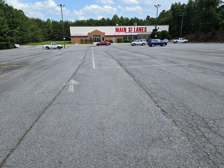 2006 S Main St, Farmville, VA à vendre - Photo de l’immeuble – Image 2 sur 30