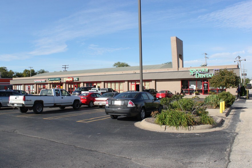 3125-3127 N University St, Peoria, IL à louer - Photo de l’immeuble – Image 2 sur 15