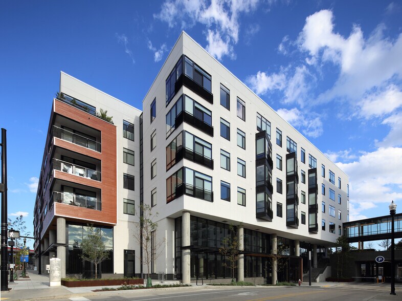 6102-6168 Centre Ave, Pittsburgh, PA à louer - Photo de l’immeuble – Image 3 sur 13