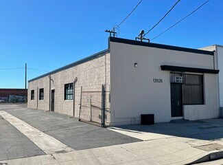 Plus de détails pour 13926 Saticoy St, Panorama City, CA - Industriel/Logistique à louer