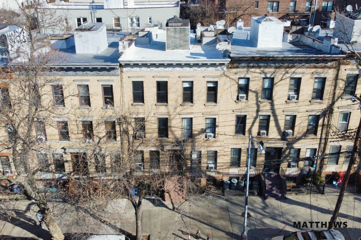 49 Saint Nicholas Ave, Brooklyn, NY à vendre Photo de l’immeuble– Image 1 sur 7