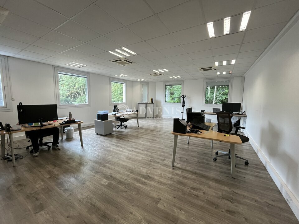 Bureau dans Tremblay-en-France à louer Photo intérieure– Image 1 sur 9