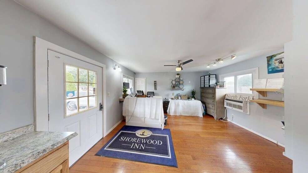 1399 Main Road, Riverhead, NY à vendre - Numérisation 3D Matterport – Image 2 sur 30