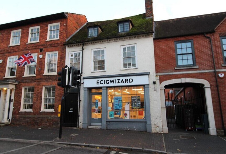 75 High St, Newport Pagnell à vendre - Photo de l’immeuble – Image 2 sur 20