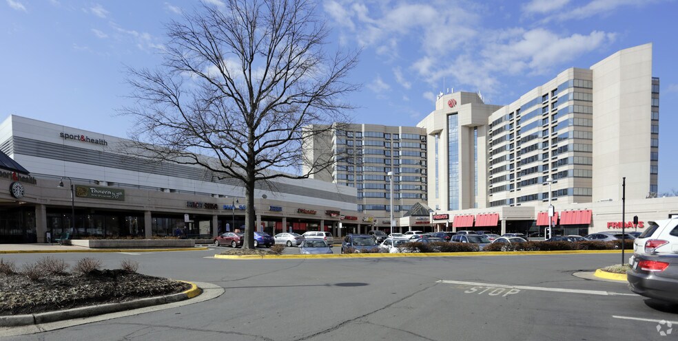 13001-13071 Worldgate Dr, Herndon, VA à louer - Photo de l’immeuble – Image 1 sur 7