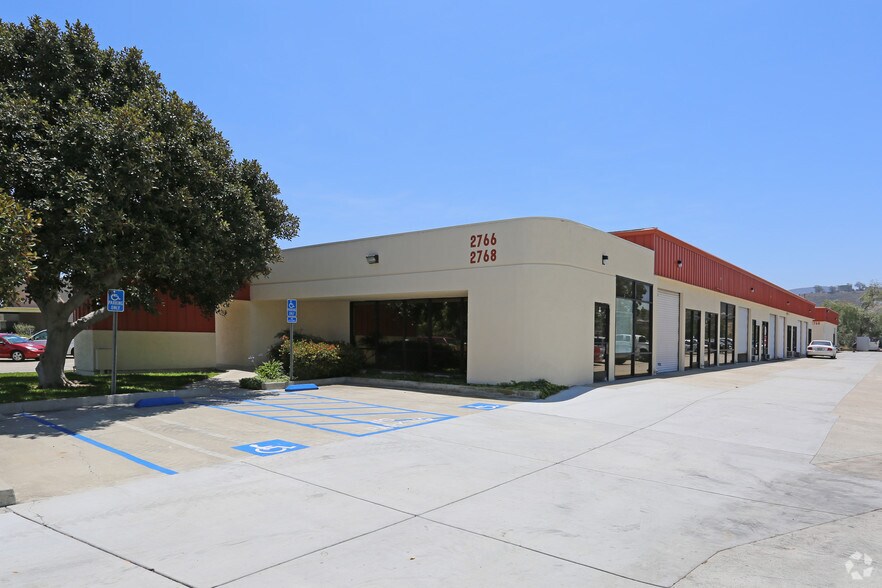 2766-2768 Via Orange Way, Spring Valley, CA à louer - Photo principale – Image 1 sur 21