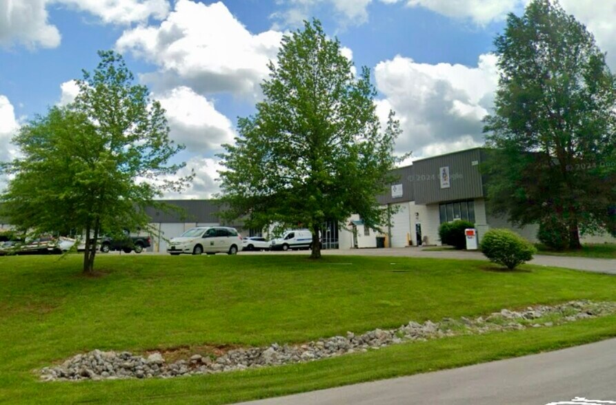 226 Peterson Dr, Elizabethtown, KY à louer - Photo de l’immeuble – Image 3 sur 7