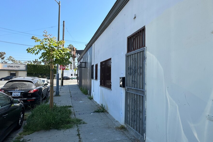 5370-5376 W Adams Blvd, Los Angeles, CA à louer - Photo de l’immeuble – Image 2 sur 8