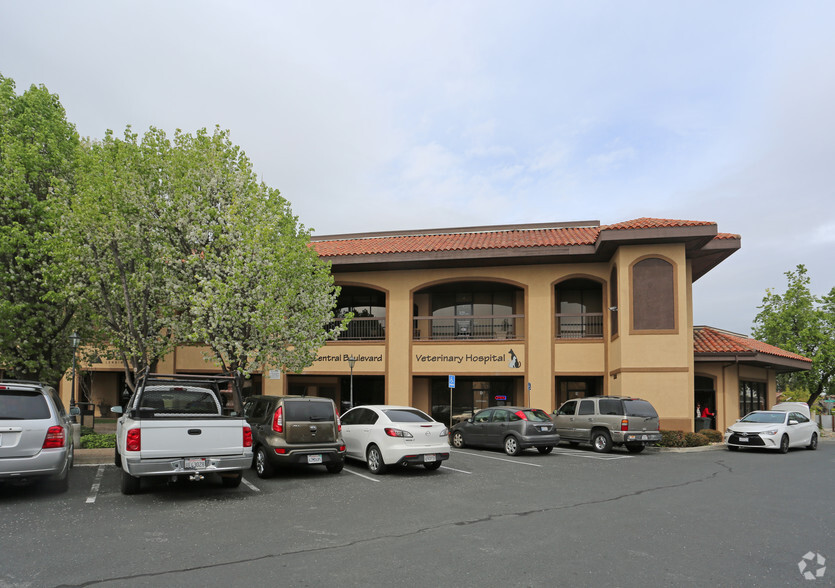 1280 Central Blvd, Brentwood, CA à louer - Photo de l’immeuble – Image 3 sur 5