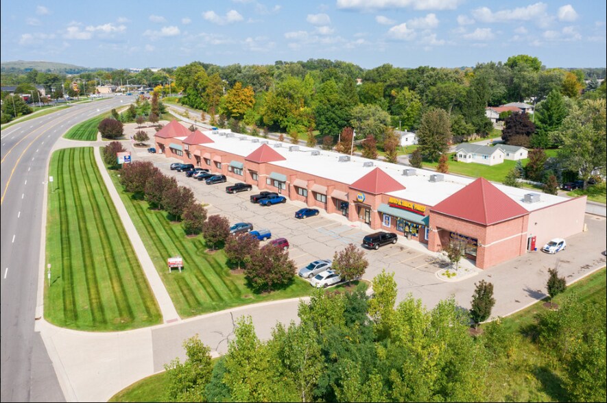 1821 N Perry St, Pontiac, MI à louer - Photo de l’immeuble – Image 2 sur 23