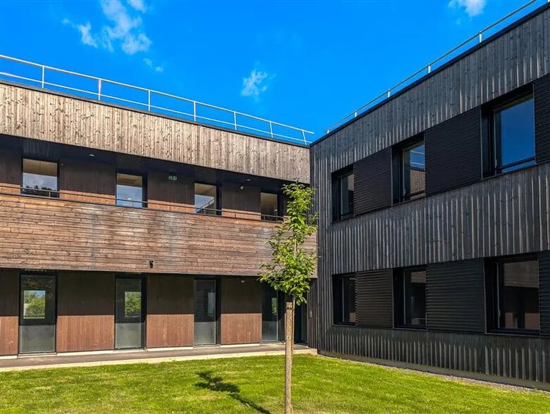 Bureau dans Langueux à vendre - Photo de l’immeuble – Image 2 sur 9