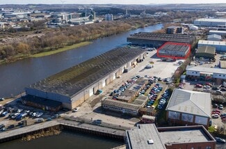 Plus de détails pour Old Mill Ln, Leeds - Industriel/Logistique à louer