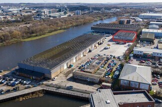Plus de détails pour Old Mill Ln, Leeds - Industriel/Logistique à louer