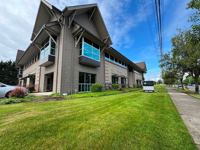 3220 State St, Salem, OR à vendre - Photo de l’immeuble – Image 2 sur 10