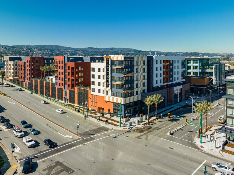 166 N Rollins Rd, Millbrae, CA à louer - Photo principale – Image 1 sur 22