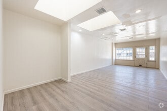 319-323 E Foothill Blvd, Arcadia, CA à louer Photo intérieure– Image 1 sur 10