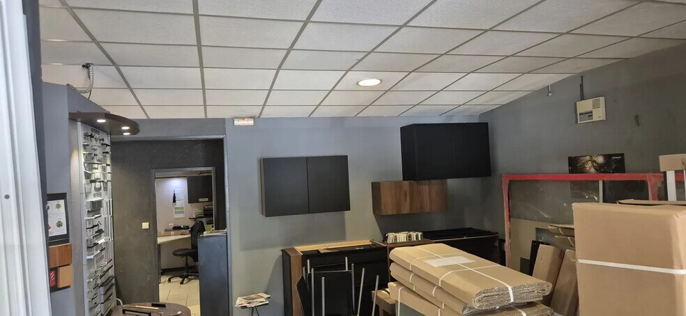 Local commercial dans Massieux à vendre - Photo de l’immeuble – Image 3 sur 5