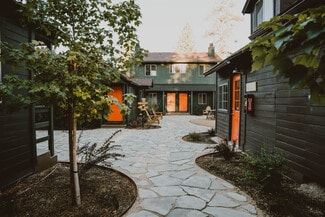 Plus de détails pour 214 Lagunita Ln, Big Bear Lake, CA - Hôtellerie à vendre