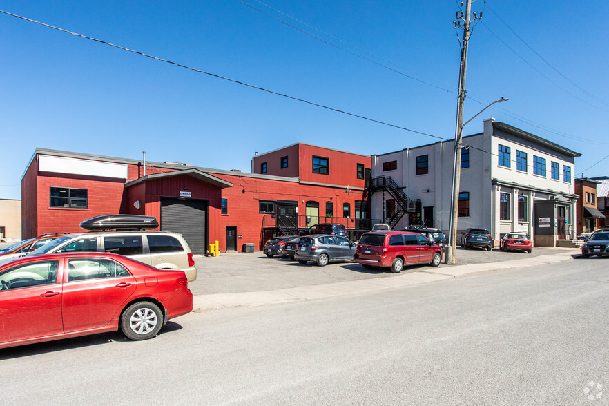 145 Spruce St, Ottawa, ON à louer - Photo de l’immeuble – Image 3 sur 5