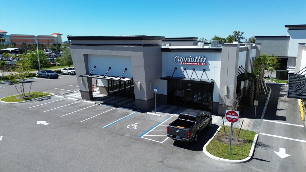 1019 SW Pine Island Rd, Cape Coral, FL à louer - Photo de l’immeuble – Image 3 sur 17