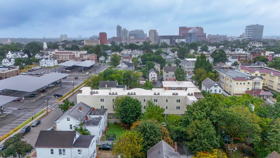 48 Sicard St, New Brunswick, NJ à vendre - Photo de l’immeuble – Image 3 sur 21