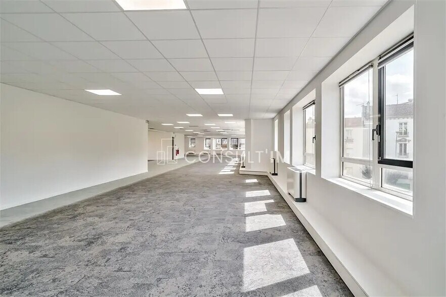 Bureau dans Issy-les-Moulineaux à louer - Photo de l’immeuble – Image 2 sur 9