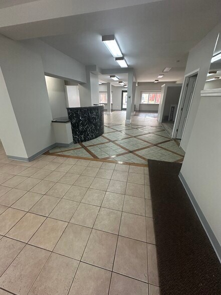 21 E Main St, Macungie, PA à louer - Photo de l’immeuble – Image 3 sur 3