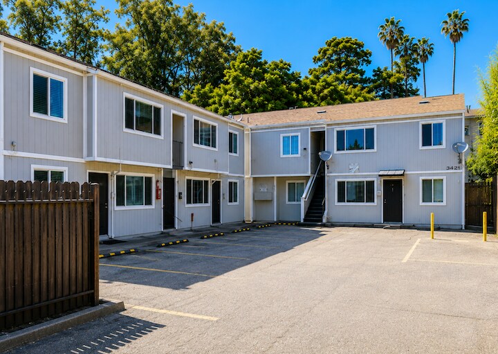 3421 68th Ave, Oakland, CA à vendre - Photo de l’immeuble – Image 1 sur 21