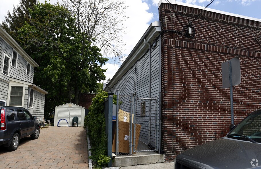 361 Huron Ave, Cambridge, MA à louer - Photo de l’immeuble – Image 3 sur 26