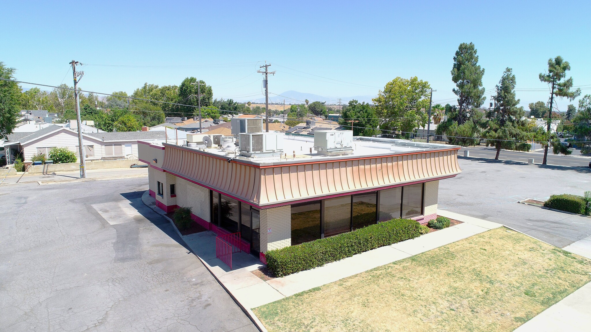 2500 N Chester Ave, Bakersfield, CA à louer Photo intérieure– Image 1 sur 9