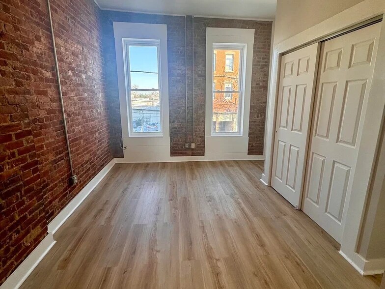 38 Broad St, Keyport, NJ à vendre - Photo de l’immeuble – Image 3 sur 13