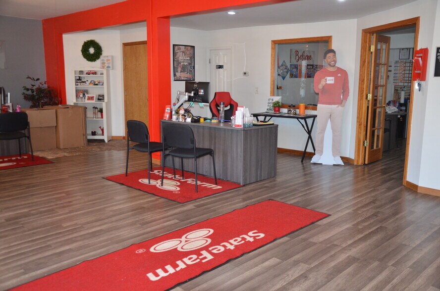 115 E South Street, Sandwich, IL à louer - Photo de l’immeuble – Image 3 sur 15
