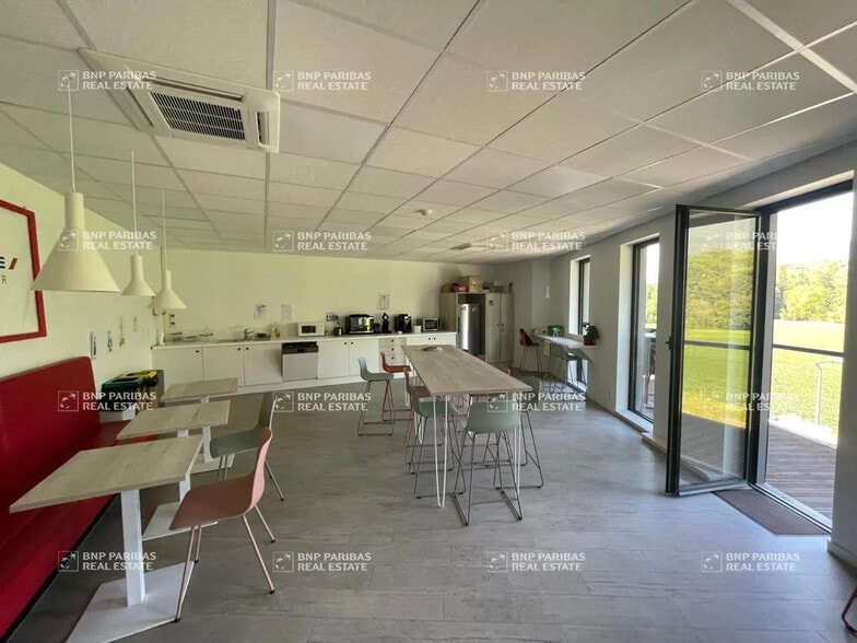 Bureau dans La Motte-Servolex à vendre - Photo de l’immeuble – Image 2 sur 12
