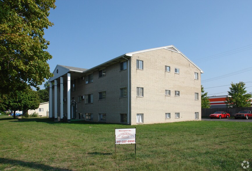 1017 Legrand Dr, Lansing, MI à vendre - Photo principale – Image 1 sur 2