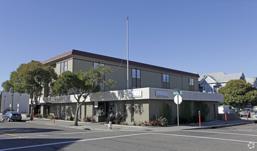 2445-2447 Santa Clara Ave, Alameda, CA à louer - Photo principale – Image 1 sur 14